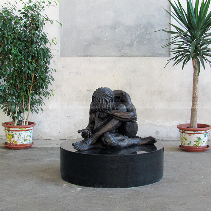escultura de cristo sem-abrigo