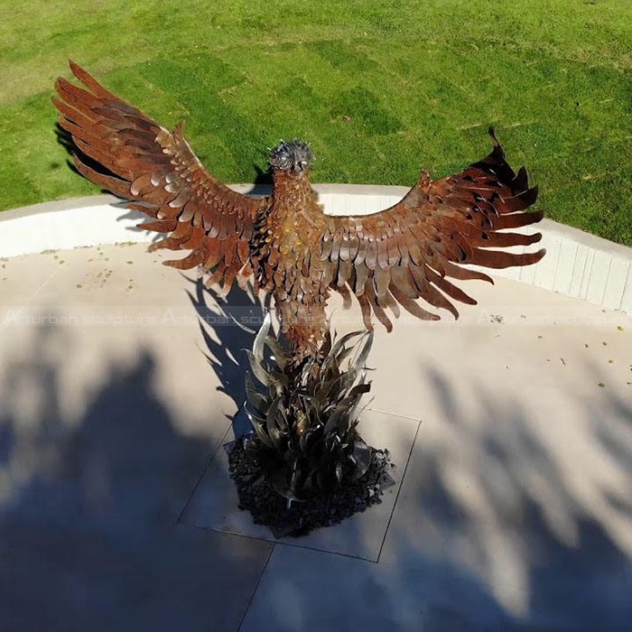 Metall-Phoenix-Skulptur