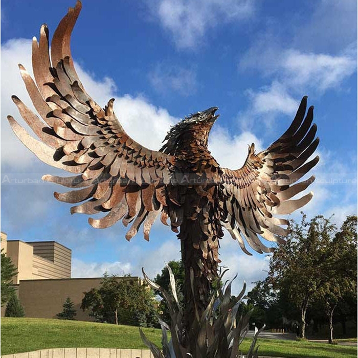 Metall-Phoenix-Skulptur