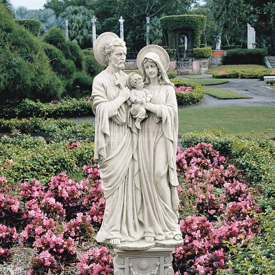 estátua de jesus, maria e josé