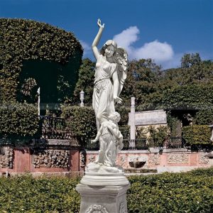 statua di angelo in marmo bianco