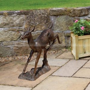 estatuas de ciervos para exteriores