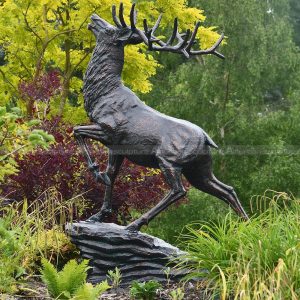 estátua de veado de bronze jardim