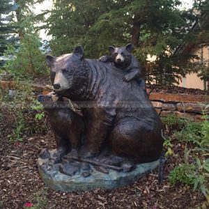 escultura de abrazos de oso