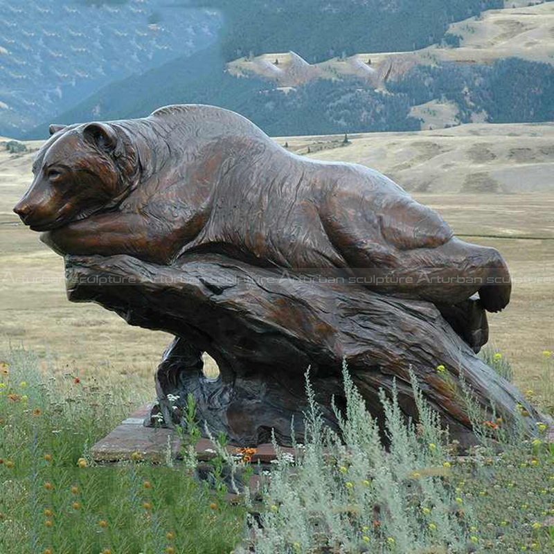 statue d'ours de pelouse