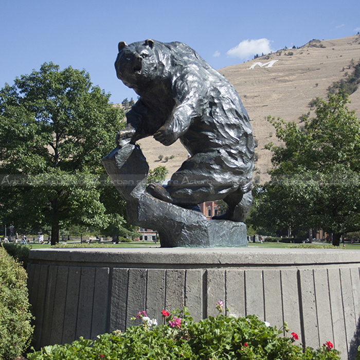 grande statue de jardin ours