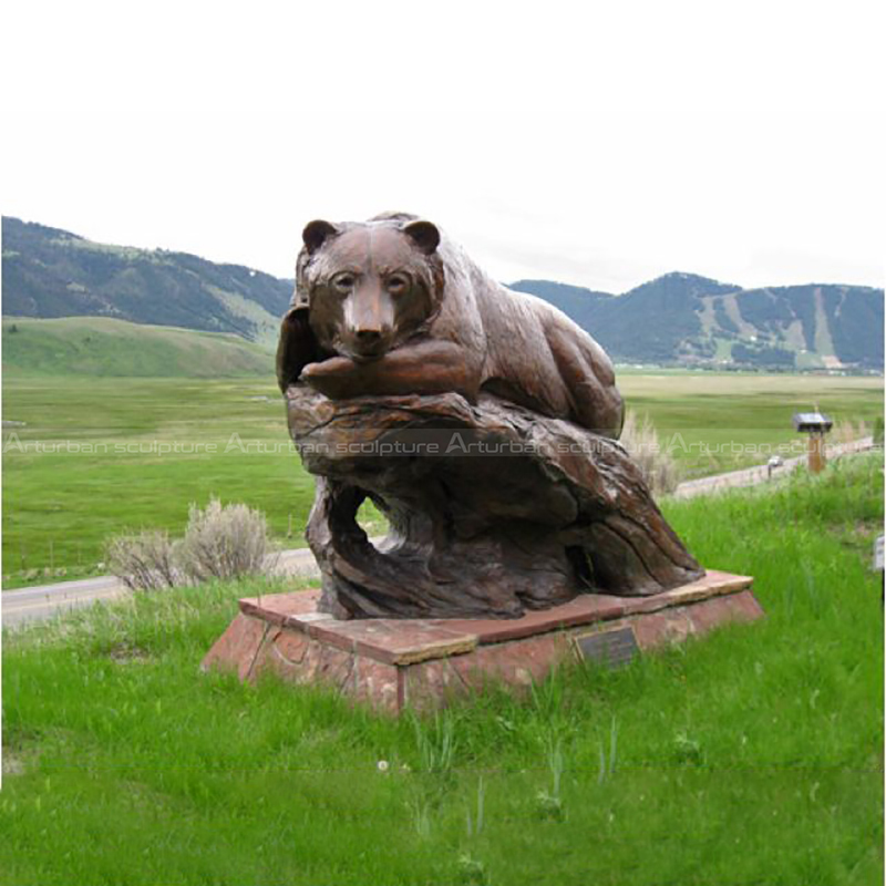 statue d'ours de pelouse