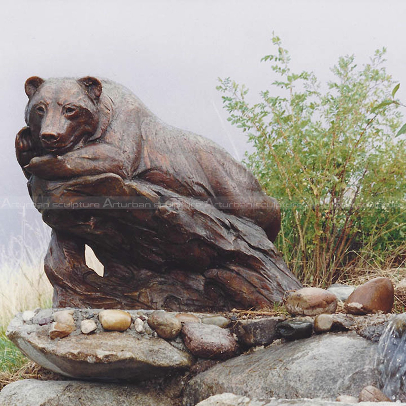 statue d'ours de pelouse