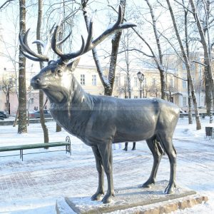 großer bronzenen Hirsch für den Garten