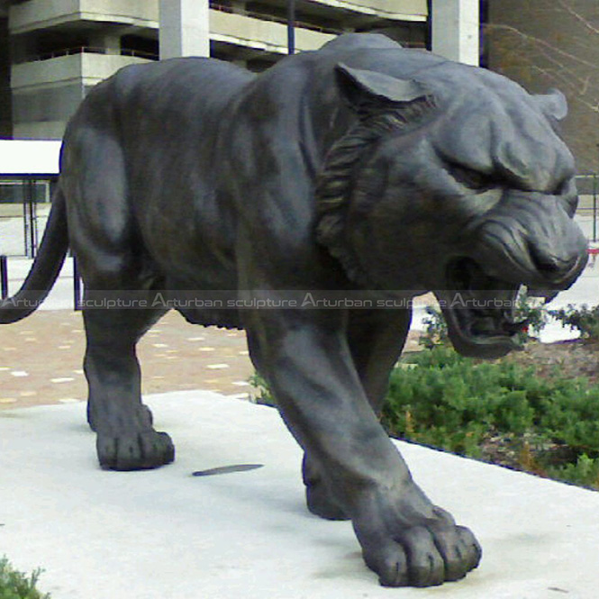 Tiger-Gartenskulptur