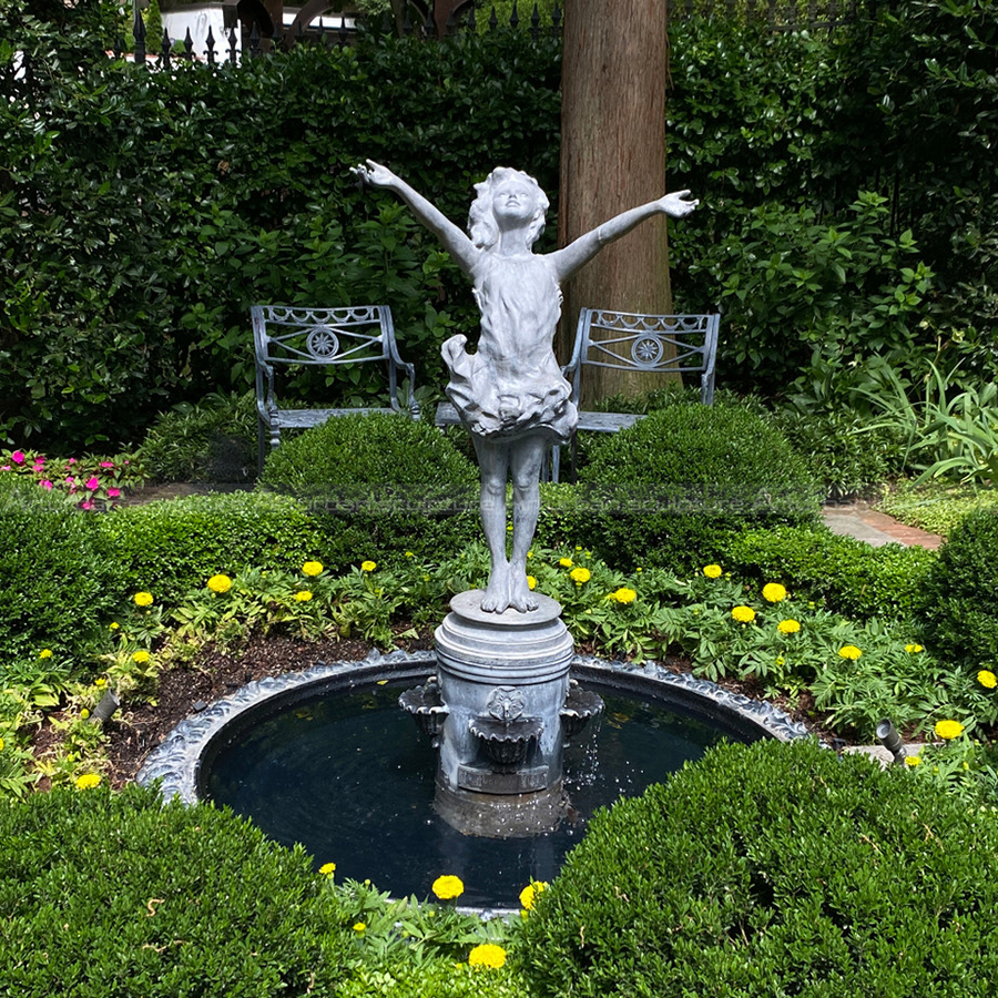 fontaine fille en bronze