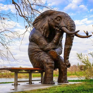 scultura di elefante in bronzo
