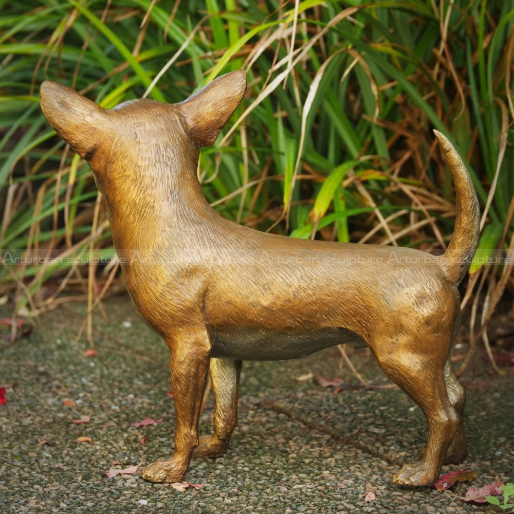 Außen-Chihuahua-Statue