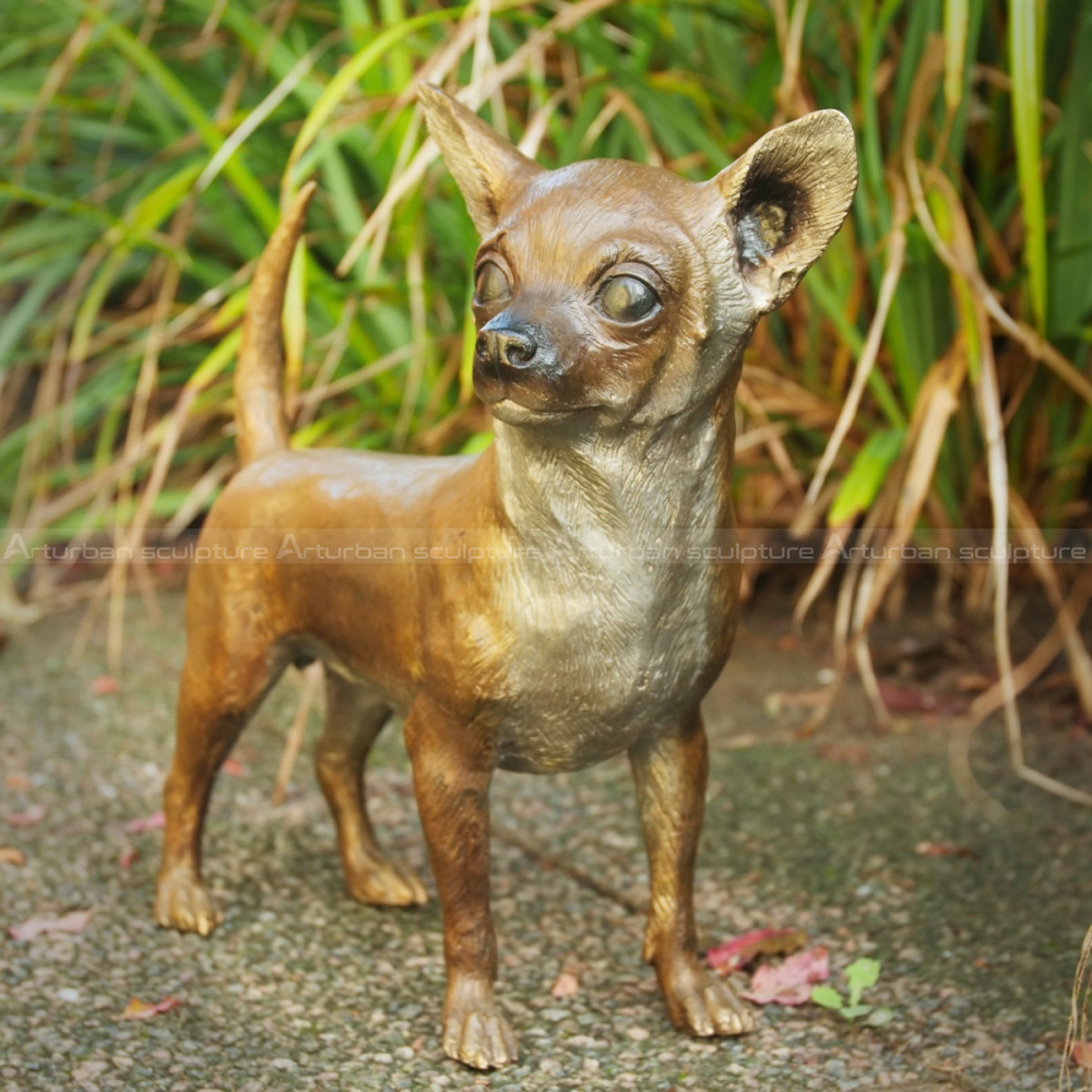 Außen-Chihuahua-Statue