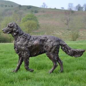escultura de bronze de setter inglês