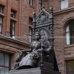escultura da rainha elizabeth ii