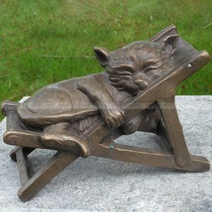 Statue de chat endormi pour jardin