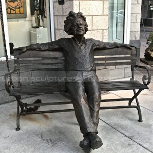 Albert-Einstein-Statuen