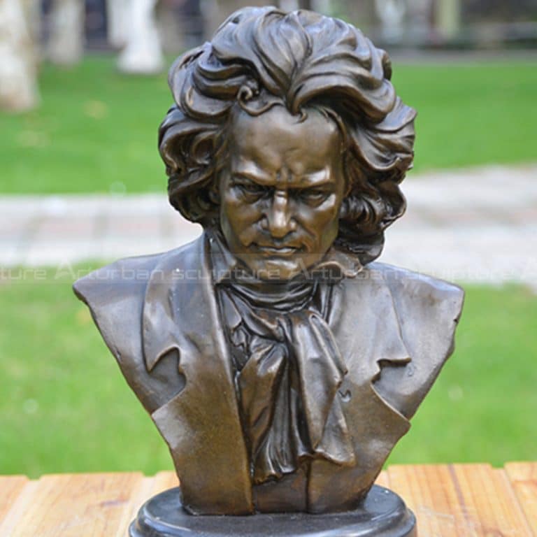 Bronzene Beethoven-Büste
