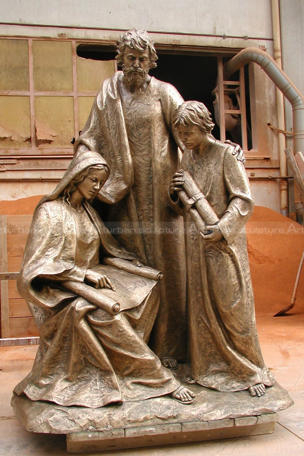 statua della santa famiglia cattolica