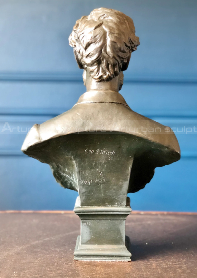 sculpture de buste de Lincoln