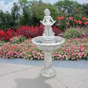 fontana giardino ragazza