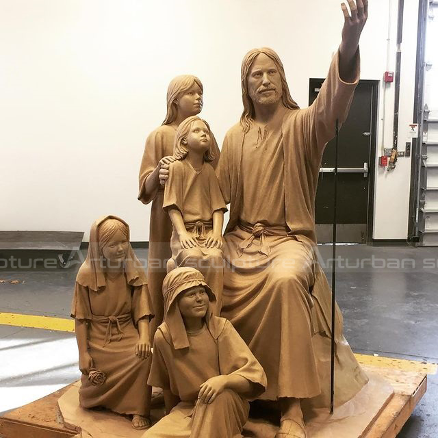statua della santa famiglia cattolica