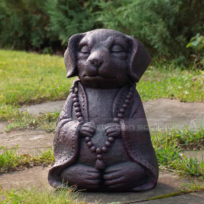 estatua de perro zen