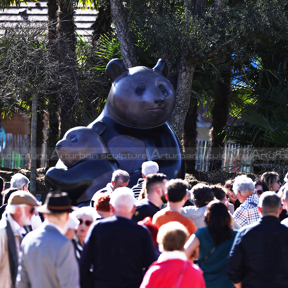 Statue de panda de plein air