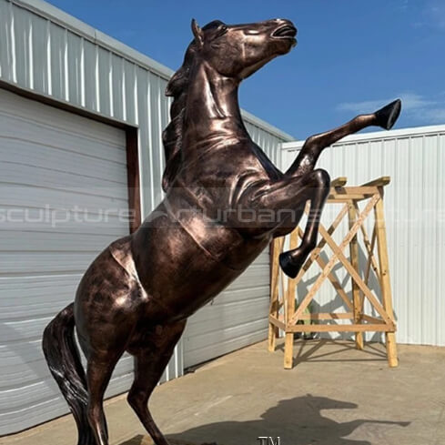 Gran estatua de caballo al aire libre en venta