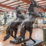 escultura grande de caballo - Image 3
