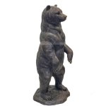 Estatua de oso de bronce a tamaño natural