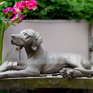 ornamento da giardino labrador nero