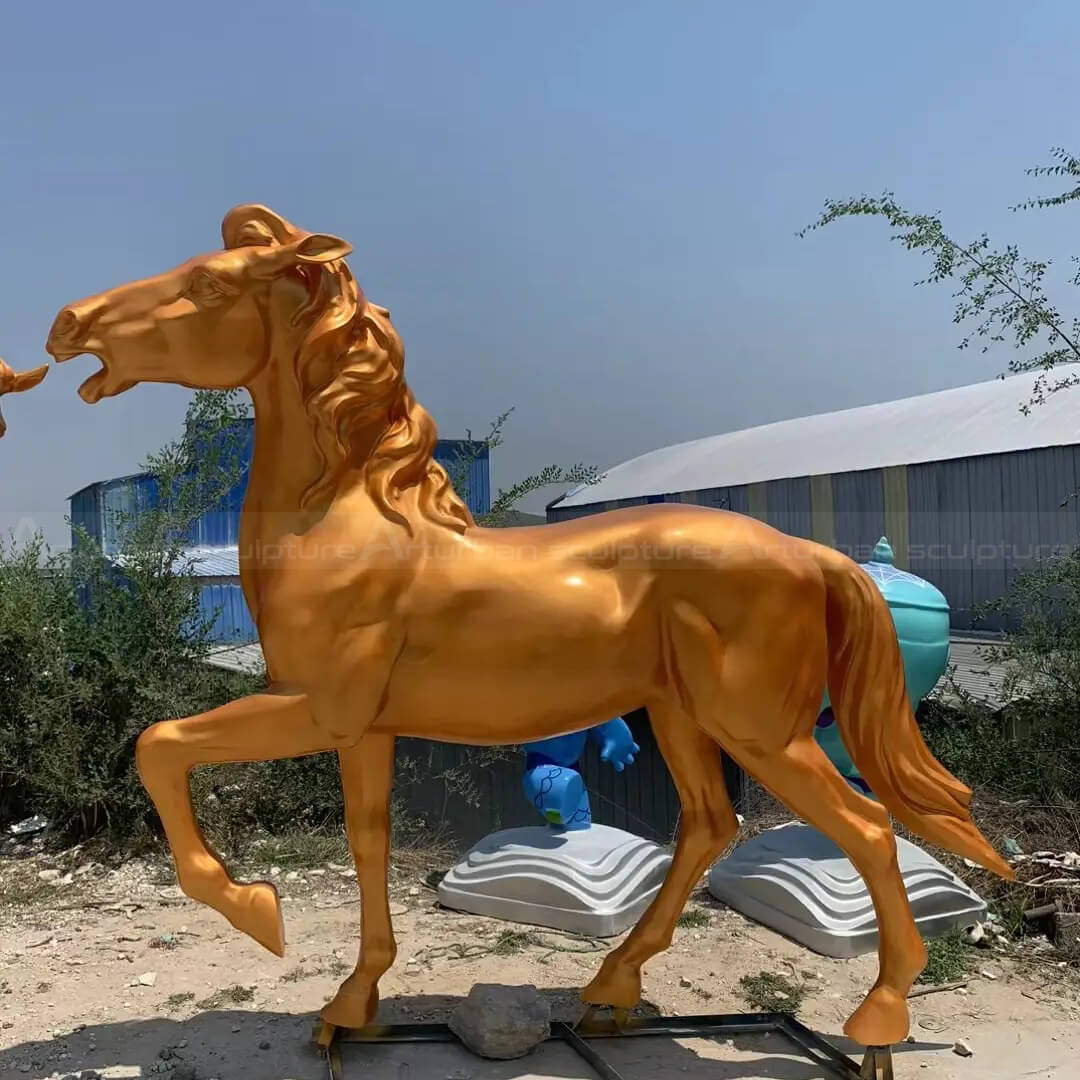 Statua di cavallo in vetroresina
