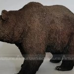 Décoration de jardin à l'ours noir