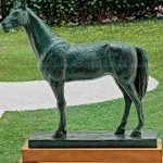 sculpture en bronze d'un pur-sang