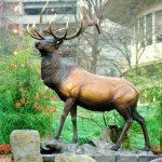 Statue de renne en bronze