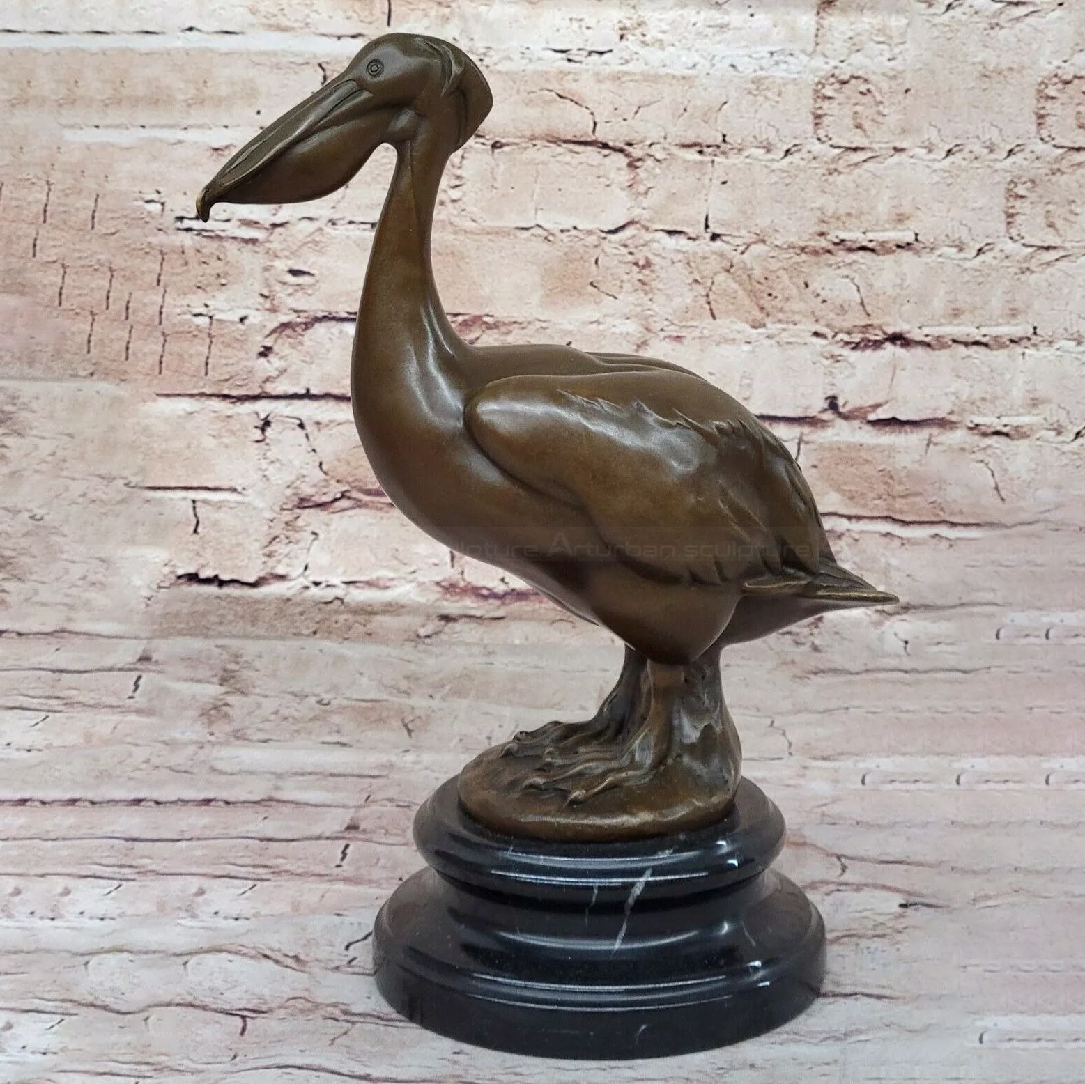 Metall-Pelikan-Statue