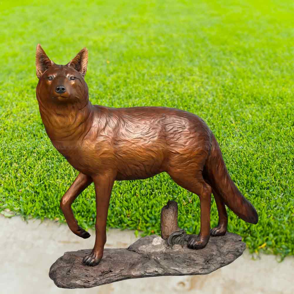 Sculpture de renard roux