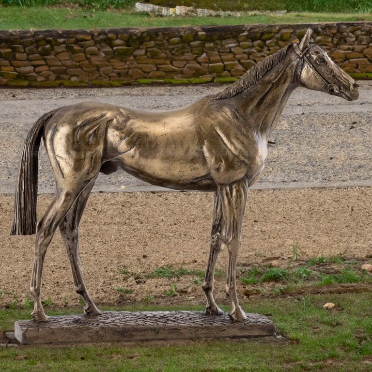 تماثيل خيول السباق للبيع