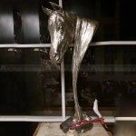 Estatua Grande de Cabeza de Caballo