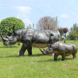 Rinoceronte de bronce