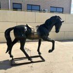 Escultura Decorativa de Caballo