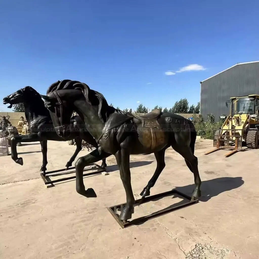 Estatua decorativa de caballo