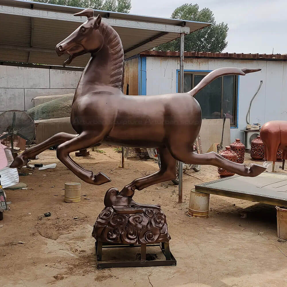 Adorno de caballo corriendo