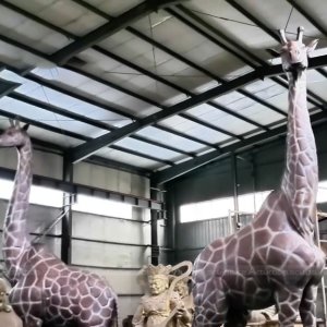 Metal Giraffe Garden Sculpture