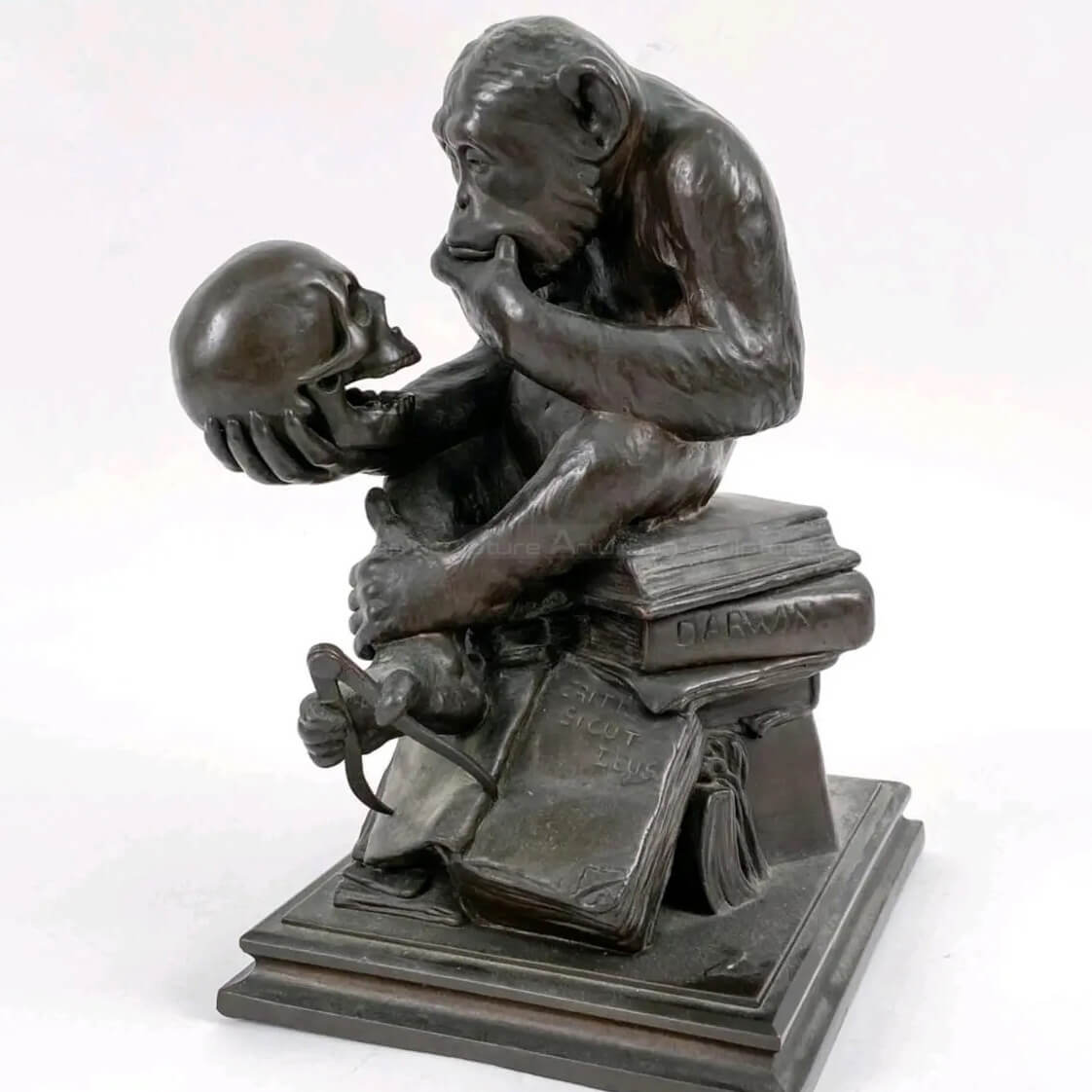 Estatua de Mono Filosofando
