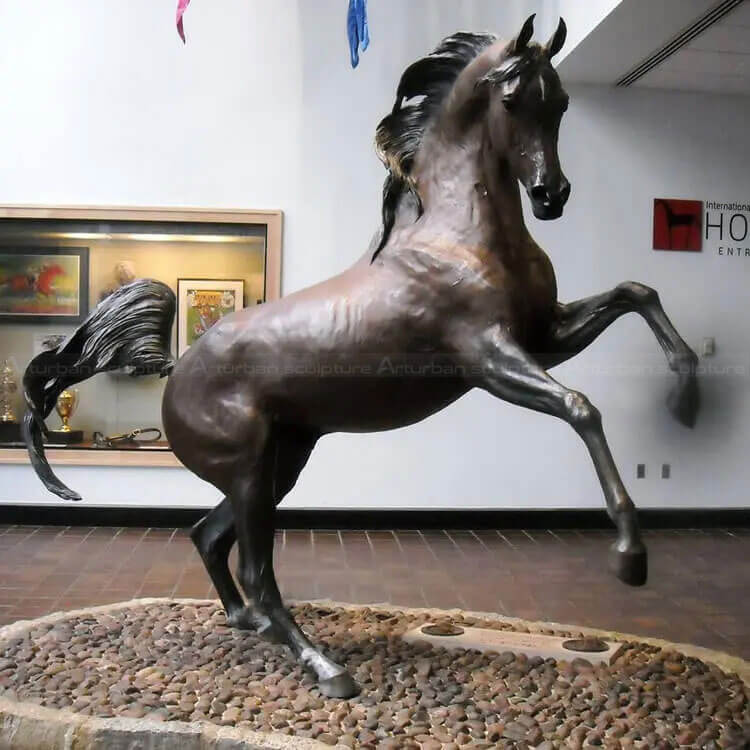 Estatua de Caballo al Galope