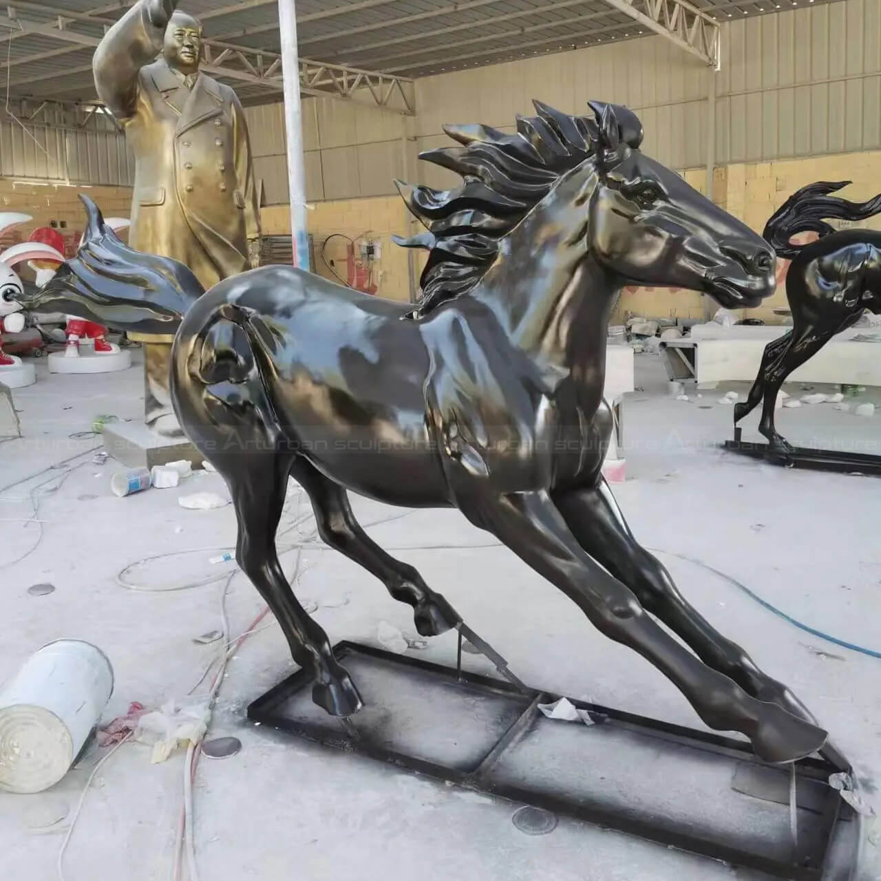 A Estátua do Cavalo Preto