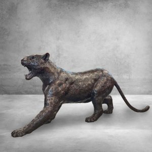 Sculpture en bronze représentant un jaguar